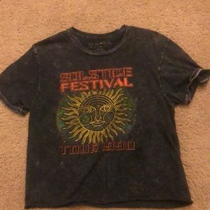 Fifth sun graphic tee.only used 2 times and In good condition